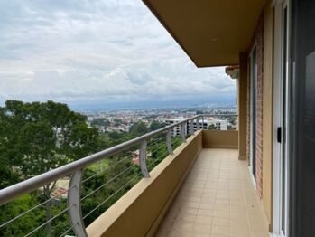 Se vende moderno apartamento en condominio en San Rafael Escazú 25-1722 en San Rafael, Escazú, San José — $350,000 - Foto 4 de 19