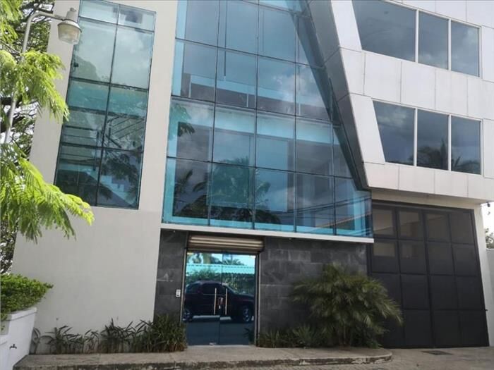 VENTA DE EDIFICIO DE OFICINAS, SAN JOSE, SANTA ANA, POZOS in Santa Ana, San José — $1,750,000