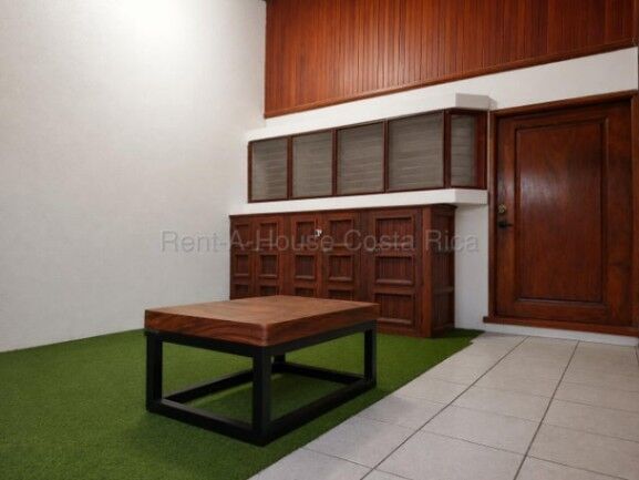 Venta de Casa en Santa Ana-Uruca. RAH 26-1971 in Uruca, Santa Ana, San José — ₡ 140 000 000