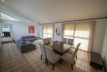 Casa de 1 Planta con 4 Habitaciones en Condominio Bosque Dorado en Piedades, Santa Ana, San José — $450,000 - Foto 4 de 27
