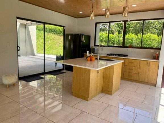 MLS-25-214 VENTA HERMOSA CASA OROTINA ALAJUELA en Orotina, Alajuela — $210,000