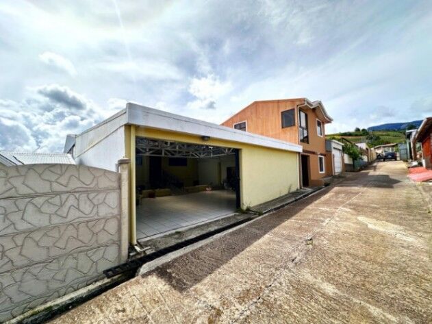 Venta de Casa en Oreamuno- Potrero Cerrado, Cartago. RAH 26-135 in Potrero Cerrado, Oreamuno, Cartago — ₡ 120 000 000