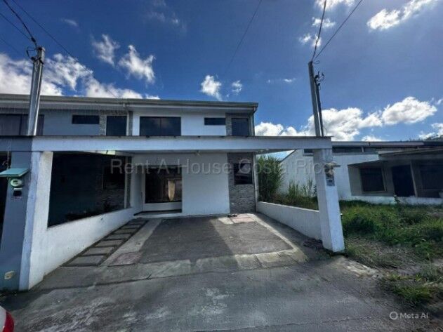 Venta de Moderna Casa en Cartago / Mls. 26-1570 OFC JB in San Isidro, El Guarco, Cartago — $183,000