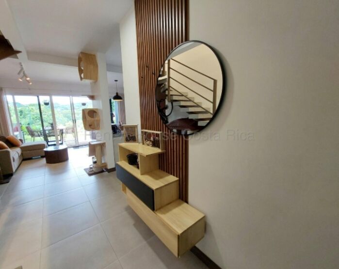 Se vende casa en Colón Mora 27-79 in Colón, Mora, San José — $235,000
