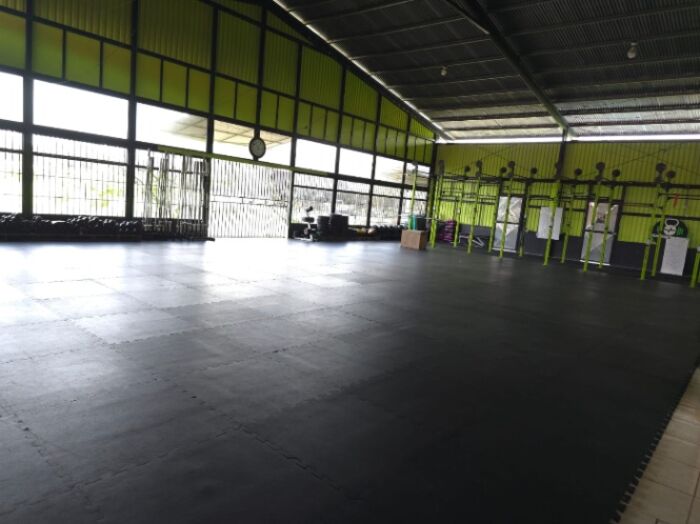 Alquiler o venta de Linda Propiedad con Local comercial  in Cariari, Pococí, Limón — ₡ 1 500 000