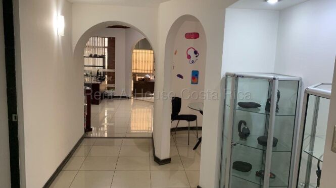 Complejo de oficinas en venta cerca de la Embajada de Estados Unidos #26-2131 GS en Pavas, San José — $475,000