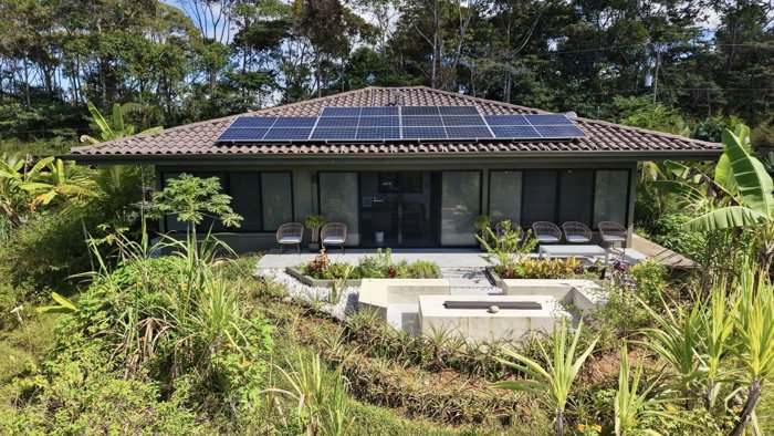 SE VENDE RESIDENCIA DE LUJO AUTOSUFIENTE CON REFUGIO SUBTERRANEO BLINDADO EN PEREZ ZELEDON in El General, Pérez Zeledón, San José — $1,250,000