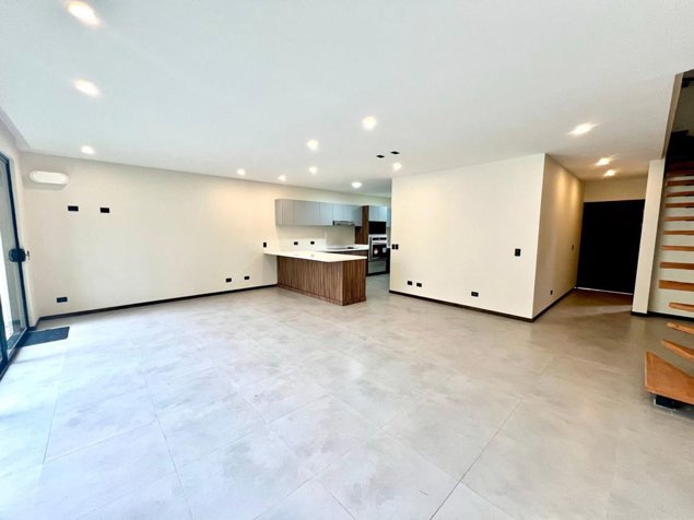 Se Vende Casa en Santa Ana Urbano en Santa Ana, San José — $3,300 - Foto 3 de 44