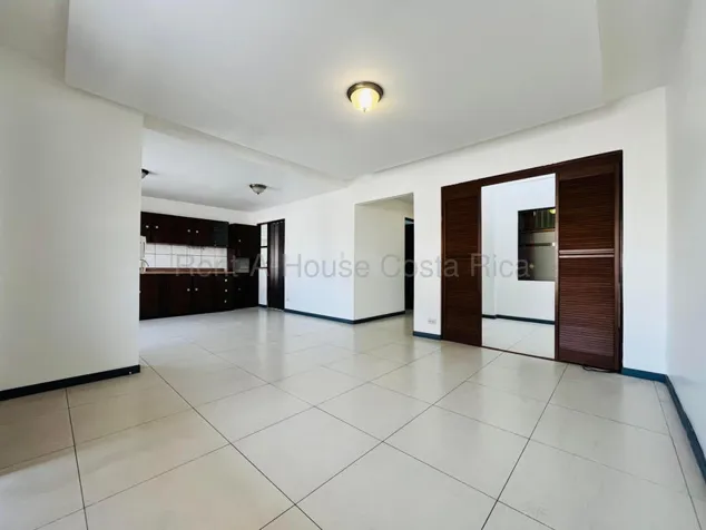 Venta de Apartamento en San Fco de Dos Ríos, San José. RAH 26-2104 en San Francisco de Dos Ríos, San José — $107,500 - Foto 3 de 6