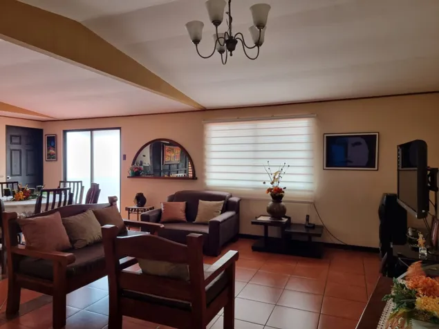 CASA COMODA USO MIXTO EN SAN PABLO DE HEREDIA en San Pablo, Heredia — $285,000 - Foto 2 de 23