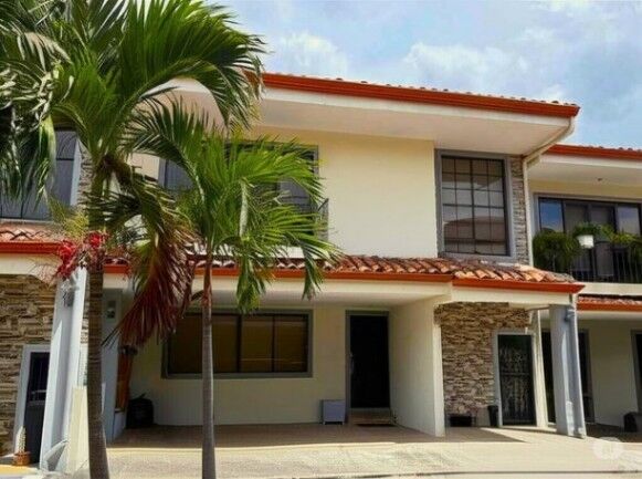 Se vende moderna casa con patio en Santa Ana 25-1779 en Santa Ana, San José — ₡ 275 000