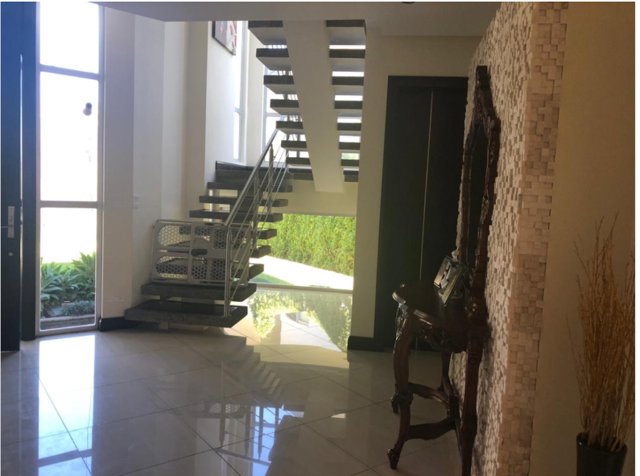 VENTA DE CASA, SAN JOSE, ESCAZU, CONDOMINIO ALTA PROVENZA in Escazú, San José — $880,000 - Photo 3 of 10