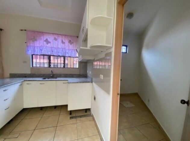 Encuentra tu Hogar en Desamparados: Casa de 3 Habitaciones en Ubicación Privilegiada en Desamparados, San José — $137,000