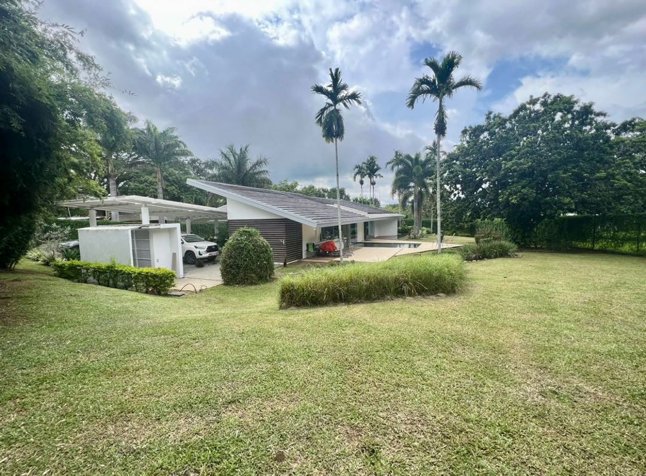Contemporary Single-Level Home for Sale in Ciudad Colón in Colón, Mora, San José — $650,000