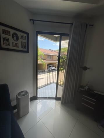 Casa en condominio Almeria in Pozos, Santa Ana, San José — $389,000
