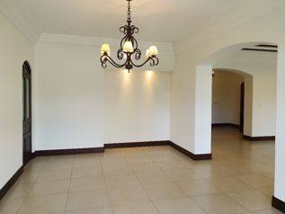 HERMOSA RESIDENCIA DE UN NIVEL  EN  CONDOMINIO BOSQUES DE LINDORA en Santa Ana, San José — $775,000 - Foto 5 de 24