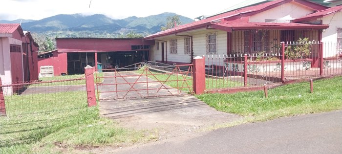Propiedad con casa antigua e impresionantes vistas, San Luis de Santo Domingo 9,621 mtrs2 en Pará, Santo Domingo, Heredia — 350 000 000 ₡ - Foto 1 de 10