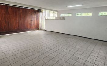 Casa de cuatro habitaciones en Escazú con vistas espectaculares en San Rafael, Escazú, San José — $485,000 - Foto 5 de 35