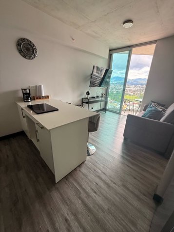Venta de apartamento en Secrt Sabana 1habitacion con bodega in Mata Redonda, San José — $140,000 - Photo 3 of 16