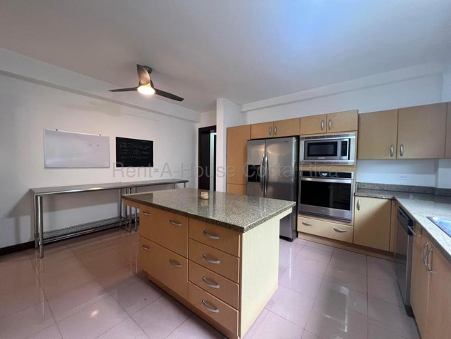 Venta de Casa en Pozos de Santa Ana. RAH 26-1558 en Pozos, Santa Ana, San José — $695,000