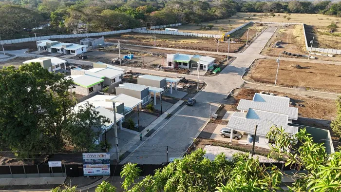 VENTA CASA DE PLAYA, GUANACASTE, SARDINAL en Sardinal, Carrillo, Guanacaste — $157,500 - Foto 2 de 47