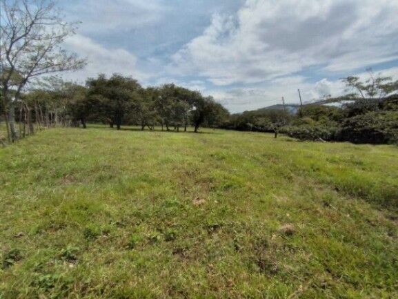 Se vende lote plano de 5.7 hectáreas en la Garita Alajuela 23-411 in Garita, Alajuela — $4,316,000