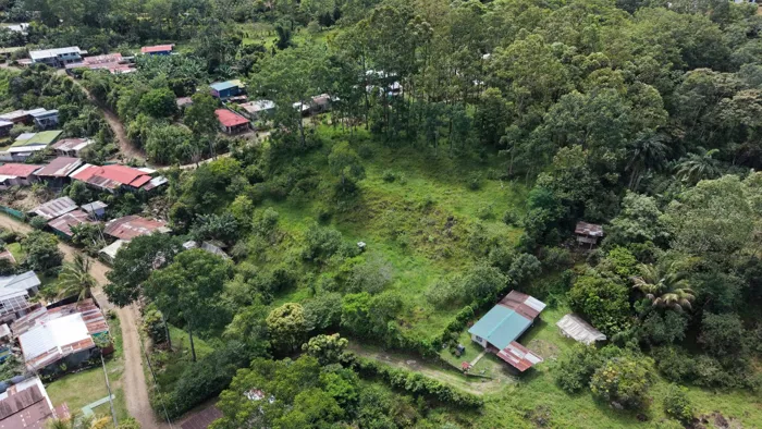 SE VENDE TERRENO LISTO PARA CONSTRUIR CON ARROYO NATURAL Y VISTAS A LAS MONTAÑAS en Rivas, Pérez Zeledón, San José — $350,000