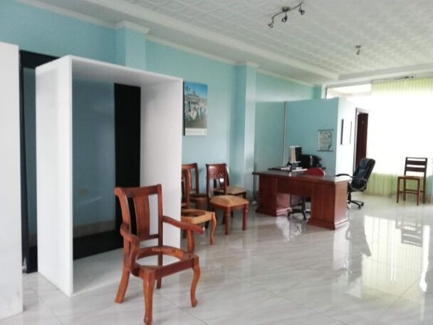 Se vende amplio edificio comercial en Mata Redonda San José 22-2560 in Mata Redonda, San José — $490,000