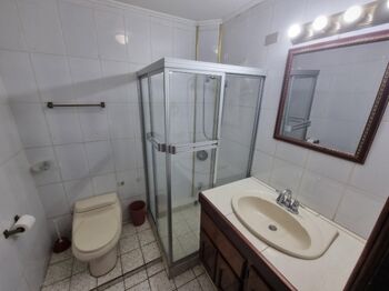 Venta de Casa en Granadilla de Curridabat. RAH 26-266 in Granadilla, Curridabat, San José — $650,000 - Photo 4 of 18