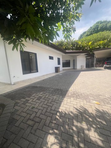 Casa en venta en comunidad cerrada con vista panorámica – Atenas en Atenas, Alajuela — $389,000 - Foto 2 de 19