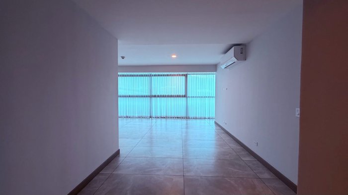 Alquiler o venta de apartamento en condominio Chirca Escazú en Escazú, San José — $2,500 - Foto 2 de 43