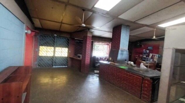 Venta de Local Comercial en Agua Caliente, Cartago. RAH 26-753 in Aguacaliente, Cartago — $250,000