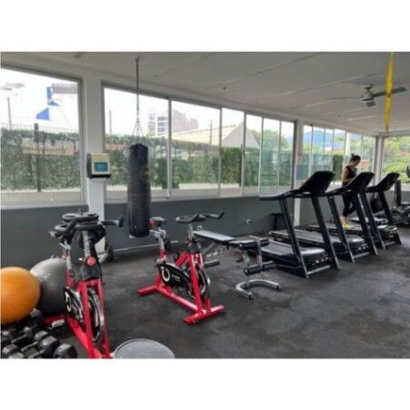 VENTA DE APARTAMENTO, SAN JOSE, ROHRMOSER, TORRE U NUNCIATURA en Mata Redonda, San José — $275,000