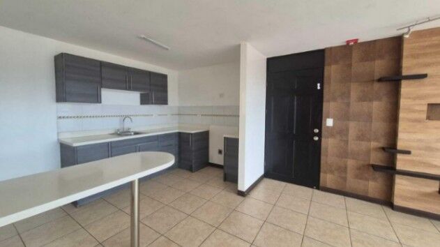 Se alquila espacioso apartamento en condominio de Hatillo 25-1750 en Hatillo, San José — $900