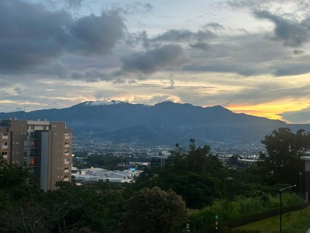 Apartamento de Lujo en Torre con Vista al Atardecer + TOUR VIRTUAL in Granadilla, Curridabat, San José — $180,000 - Photo 2 of 18