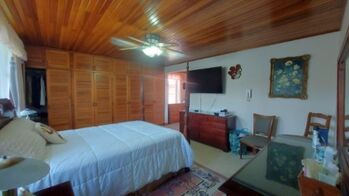 MLS-26-115 LS VENTA CASA MONTES DE OCA SAN JOSE in Sabanilla, Montes De Oca, San José — 187 000 000 ₡ - Photo 5 of 10