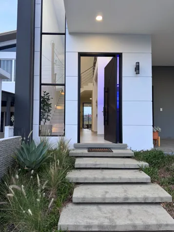 Moderna Casa en Venta - Grecia Alajuela. en Grecia, Alajuela — $397,000 - Foto 2 de 23