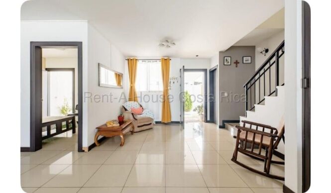 CASA EN VENTA EN ULLOA DE HEREDIA in Ulloa, Heredia — $250,000