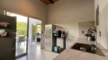 SE VENDE CASA MODERNA TOTALMENTE AMOBLADA EN VILLA NUEVA DE PEDREGOSO CON JACUZZI PREMIUM in San Isidro De El General, Pérez Zeledón, San José — $99,900 - Photo 5 of 20