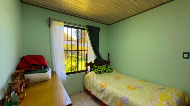 CASA DE MONTAÑA CON VISTAS AL CHIRRIPO Y AL MAR EN PEREZ ZELEDON en Páramo, Pérez Zeledón, San José — $160,000