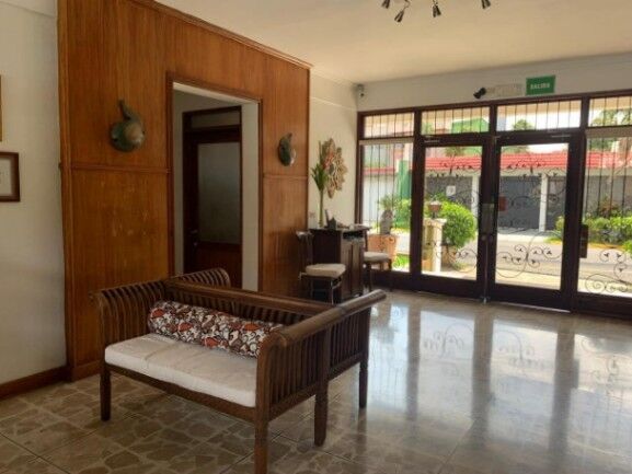 Se alquila apartamento amoblado en La Sabana 25-1908 in Mata Redonda, San José — $700