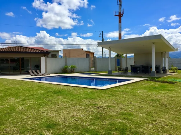 Se vende apartamento en condominio, Granadilla, Curridabat (CT) en Granadilla, Curridabat, San José — $220,000 - Foto 2 de 13