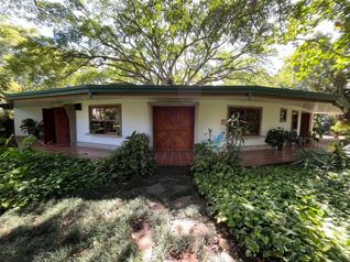 Venta de casa rodeada de naturaleza en amplio terreno #26-200 GS