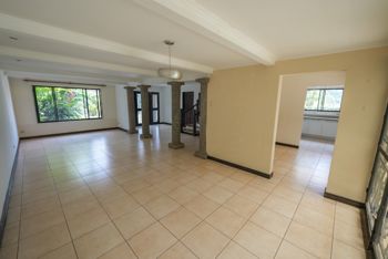Casa de 4 Habitaciones con uso de suelo mixto en Escazú in San Rafael, Escazú, San José — $475,000 - Photo 5 of 22