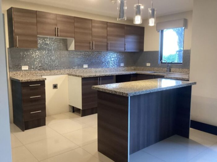 APARTAMENTO EN VENTA EN SANTA ANA in Brasil, Santa Ana, San José — $220,000