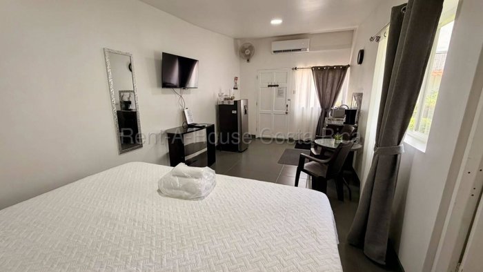 Venta de casa con piscina, rancho y estudio para generar ingresos #27-288 GS in El Mastate, Orotina, Alajuela — $347,000