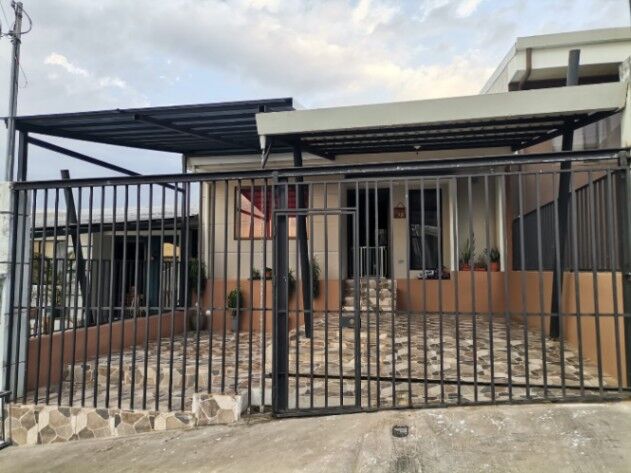 Casa recién remodelada en San José, Alajuela — ₡ 58 000 000