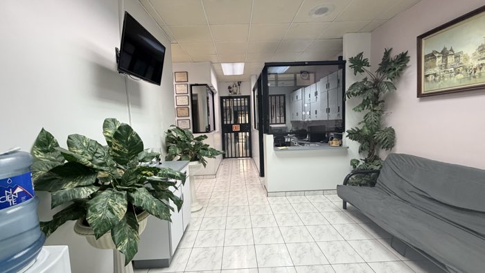 Edificio Comercial en Venta | Clínica Dental Equipada | Escazú Centro in Escazú, San José — $495,000