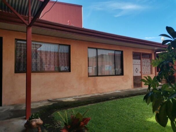 MLS-25-784 LS VENTA CASA CON 2 APARTAMENTOS RIO SEGUNDO ALAJUELA CONTACTENOS AL # 86127562 en Río Segundo, Alajuela — ₡ 185 000 000 - Foto 2 de 10