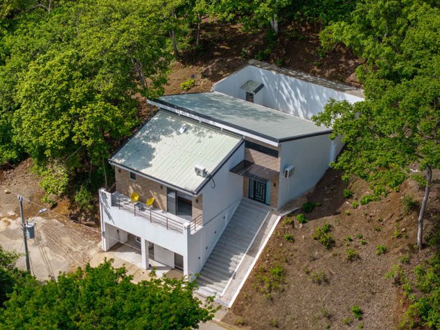 Casa en Venta en Tamarindo con Piscina Privada y Estudio Independiente in Tamarindo, Santa Cruz, Guanacaste — $489,000